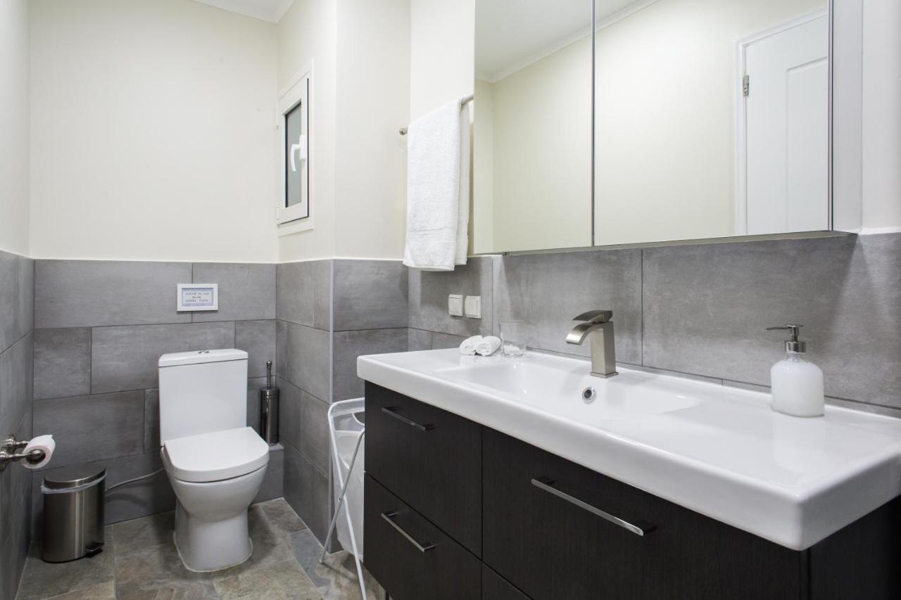 Athena'S Hideaway- Fully Renovated- Absolute Best Location Экстерьер фото