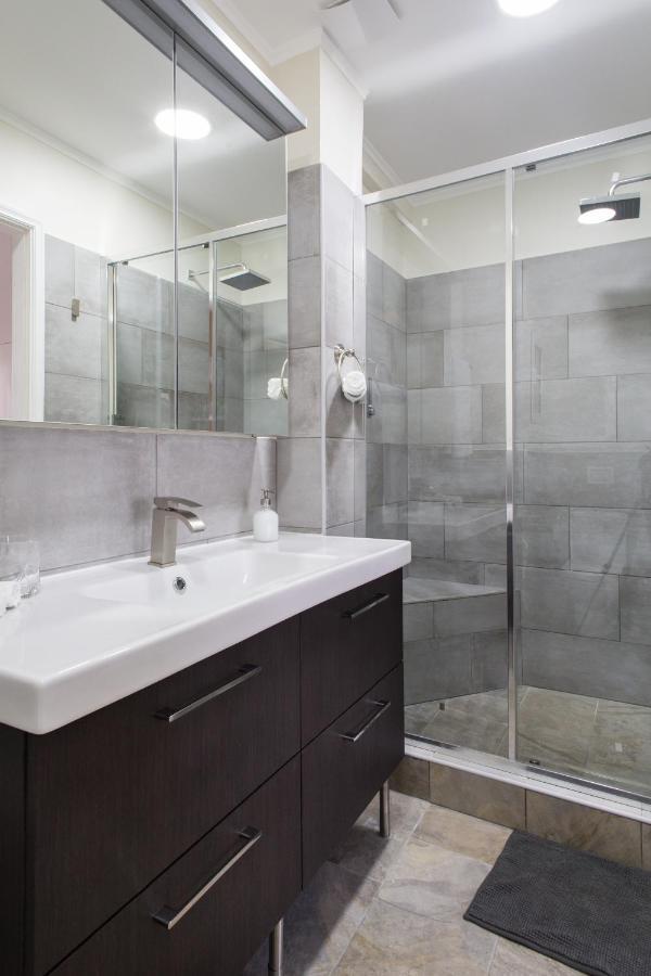 Athena'S Hideaway- Fully Renovated- Absolute Best Location Экстерьер фото